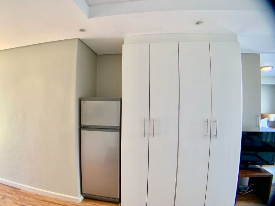 1 Bedroom Property for Sale in Sea Point Western Cape